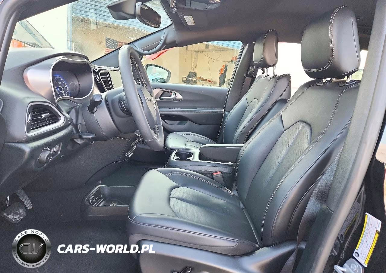2026 Chrysler Pacifica Select VIN:2C4RC1BG7TR200737 - 7