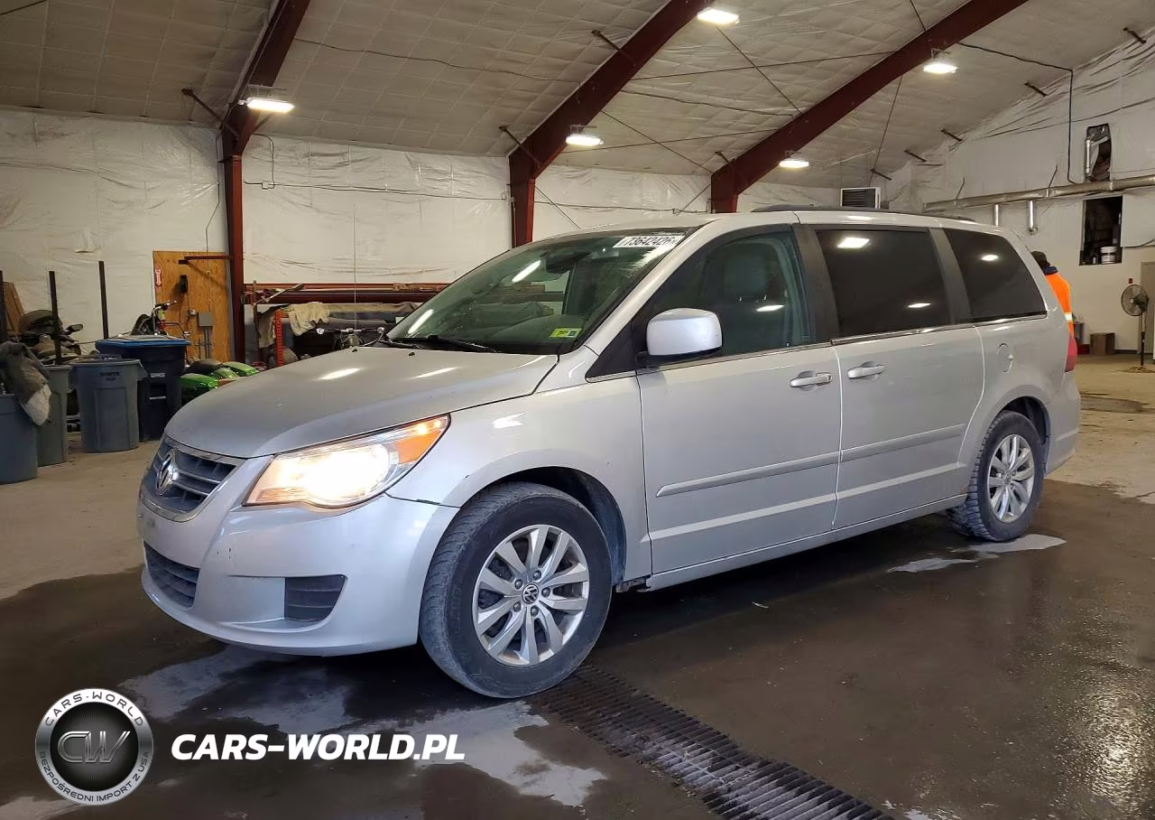 2012 Volkswagen Routan Se – zdjęcie 1 z 13