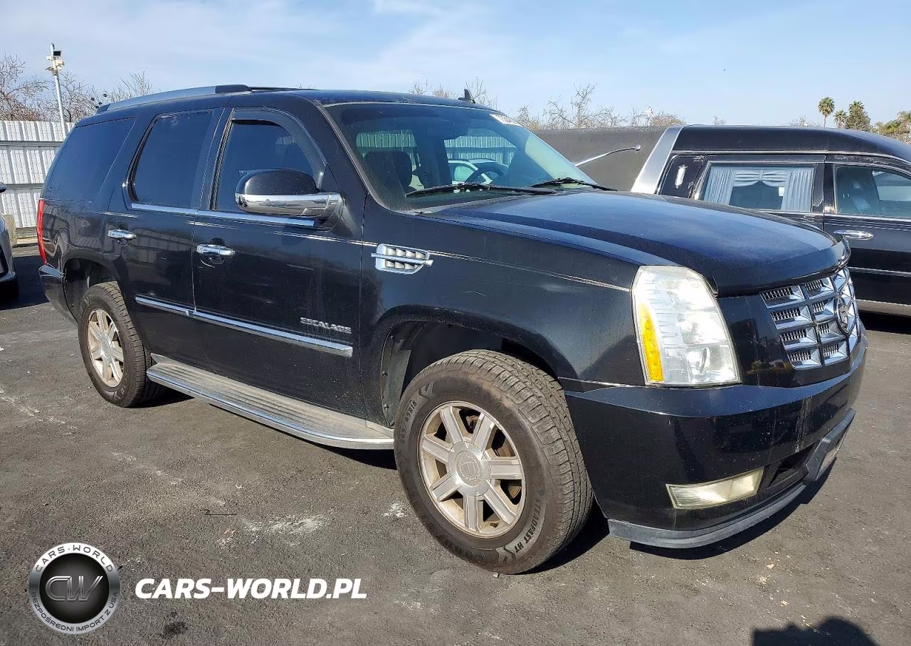 2011 Cadillac Escalade VIN:1GYS3AEF1BR370398 - 4
