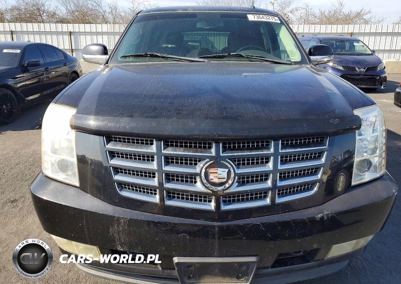 2011 Cadillac Escalade VIN:1GYS3AEF1BR370398 - 5