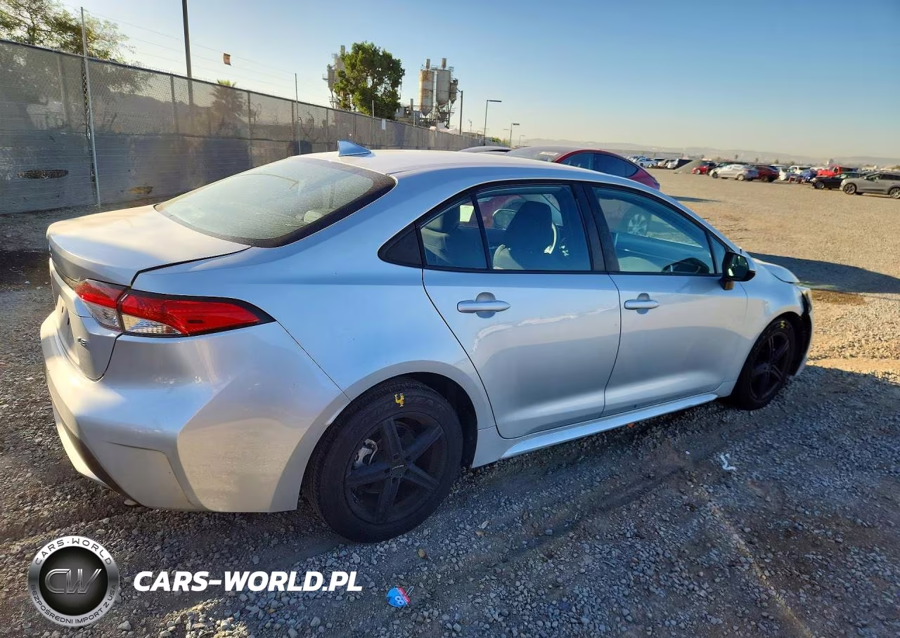 2020 Toyota Corolla Le VIN:5YFEPRAE7LP144381 - 3