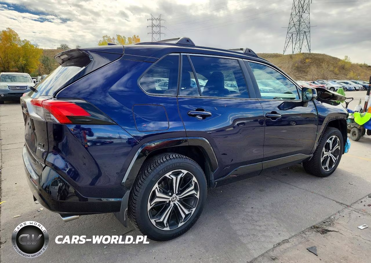 2025 Toyota Rav4 Xse VIN:JTMFB3FV2SD245256 - 3