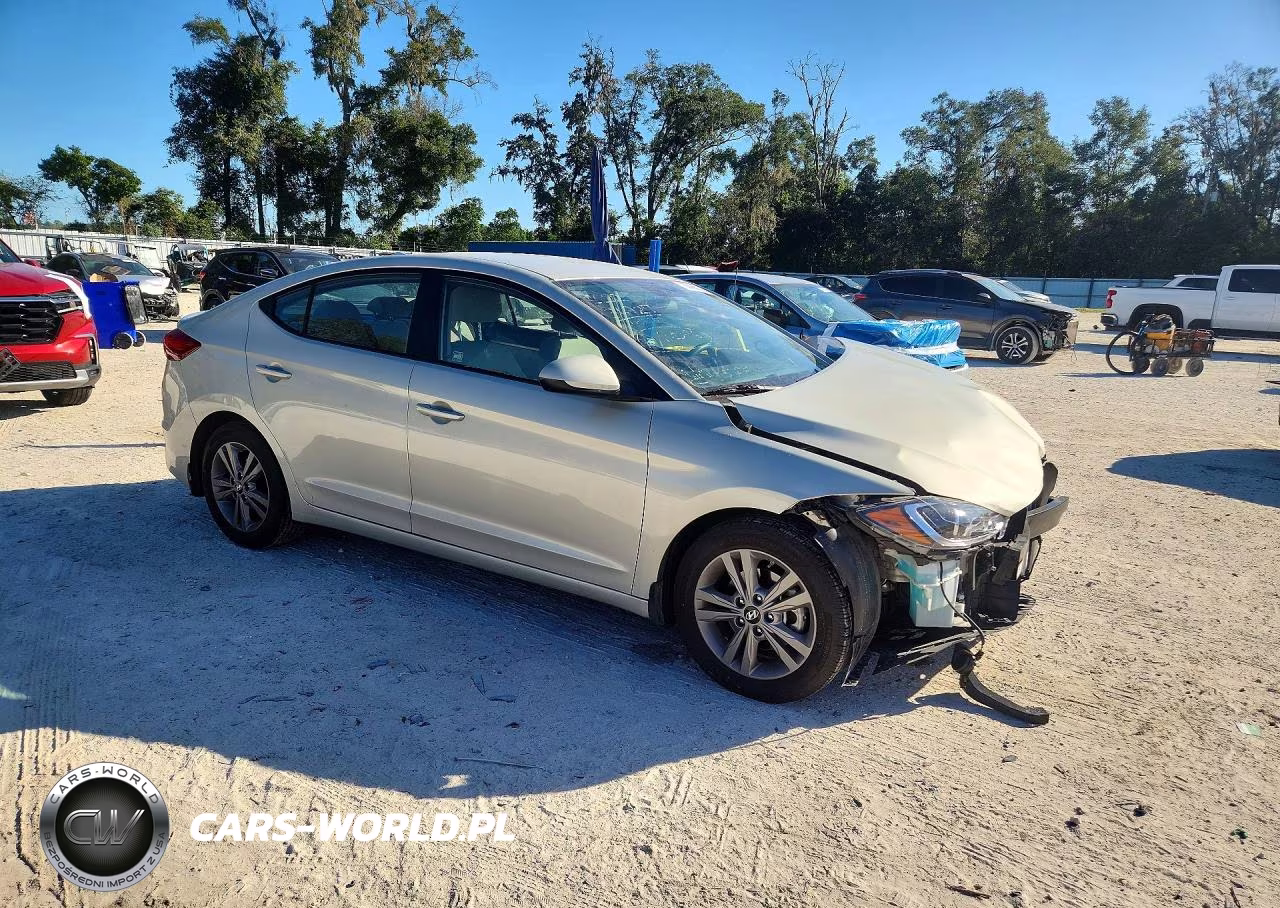 2018 Hyundai Elantra Sel VIN:5NPD84LF5JH331825 - 4