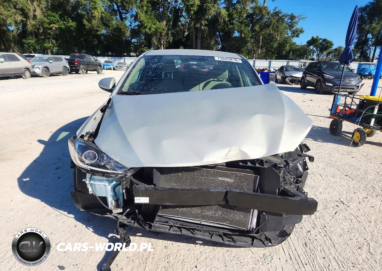 2018 Hyundai Elantra Sel VIN:5NPD84LF5JH331825 - 5