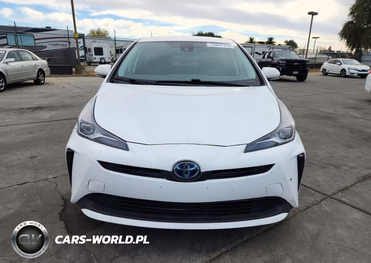 2020 Toyota Prius Le VIN:JTDKARFU4L3110122 - 5