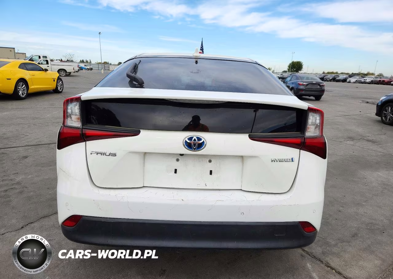 2020 Toyota Prius Le VIN:JTDKARFU4L3110122 - 6
