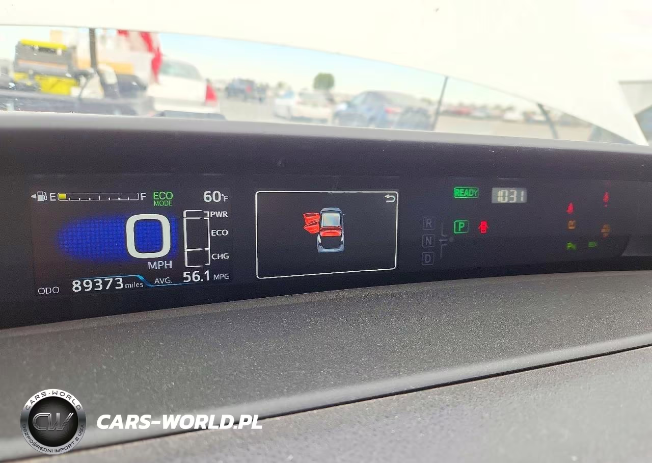 2020 Toyota Prius Le VIN:JTDKARFU4L3110122 - 9
