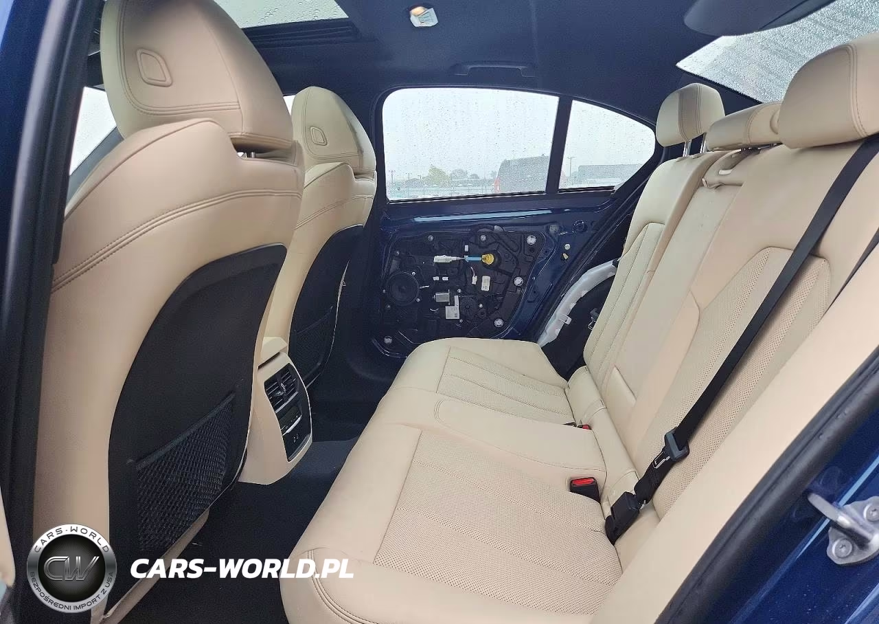2023 BMW 330I VIN:3MW69FF02P8D20542 - 10