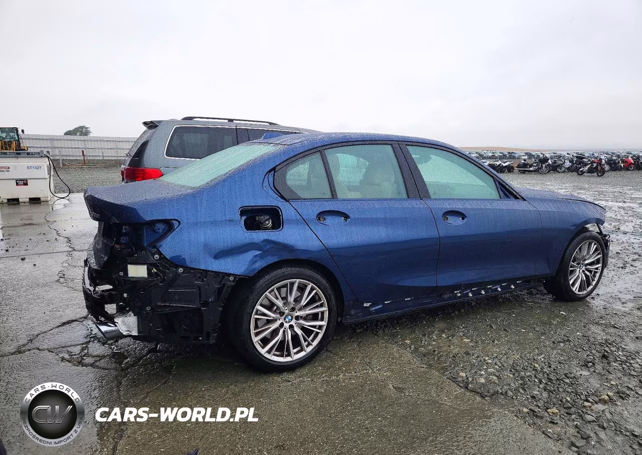 2023 BMW 330I VIN:3MW69FF02P8D20542 - 3