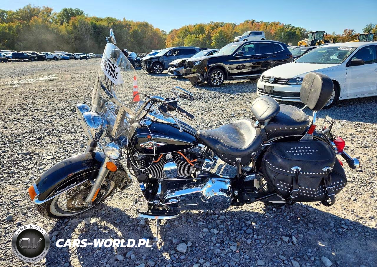 2013 Harley-Davidson Flstc Heritage Softail Classic VIN:1HD1BWV17DB042581 - 3