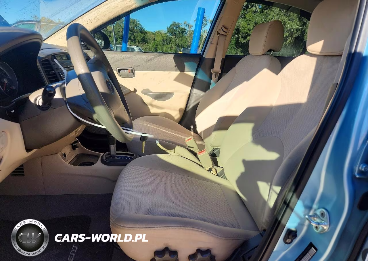 2008 Hyundai Accent Gls VIN:KMHCN46C98U267869 - 7