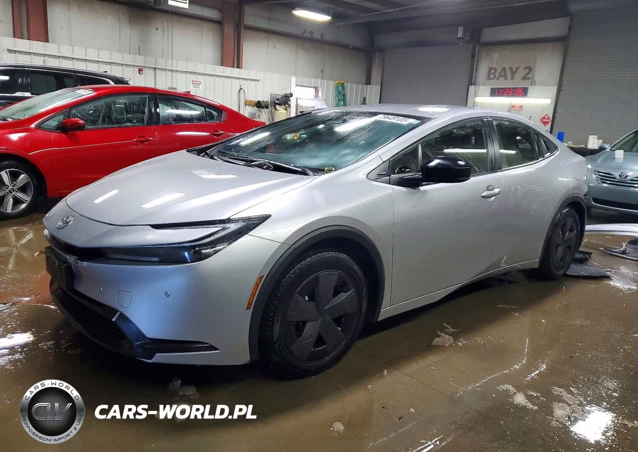 2024 Toyota Prius Le – zdjęcie 1 z 13