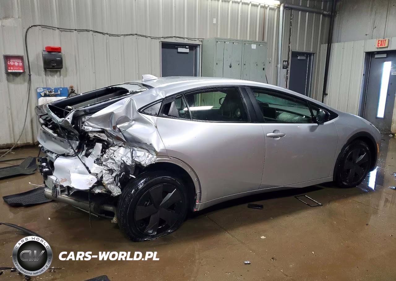 2024 Toyota Prius Le VIN:JTDACAAU2R3028395 - 3
