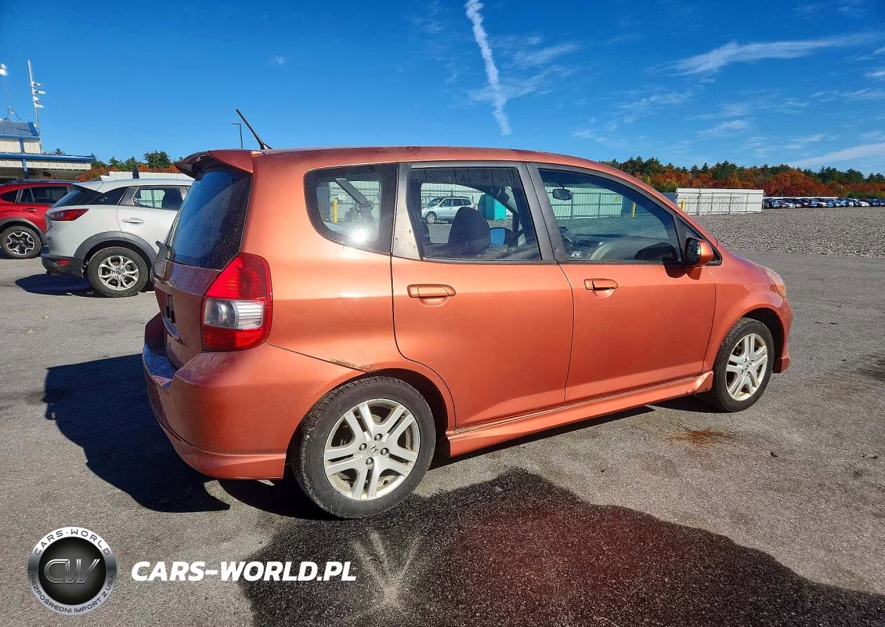 2008 Honda Fit Sport VIN:JHMGD37618S018570 - 3