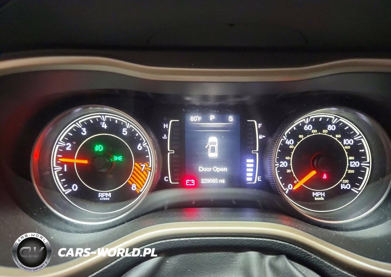 2014 Jeep Cherokee Latitude VIN:1C4PJMCS3EW229843 - 9