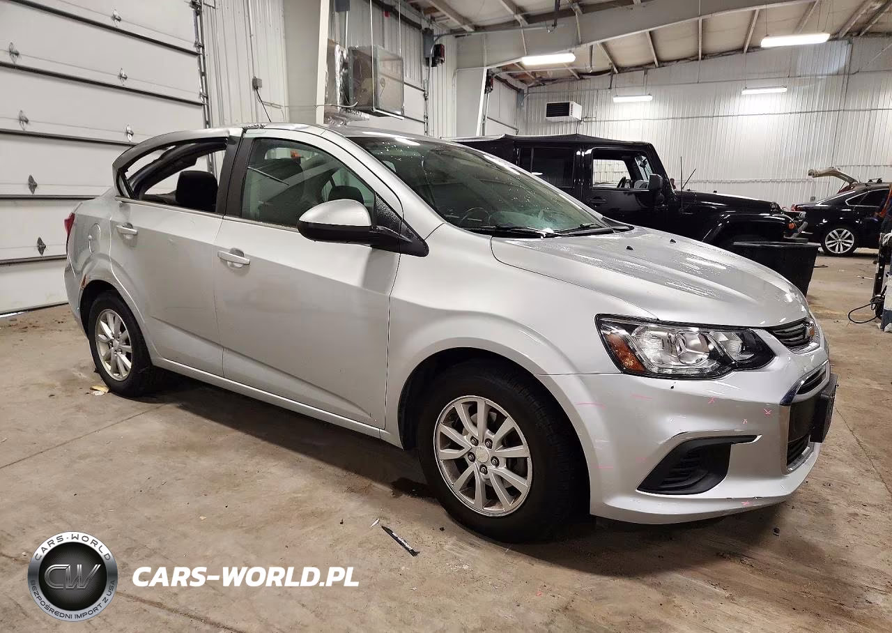 2018 Chevrolet Sonic Lt VIN:1G1JD5SH2J4120426 - 4