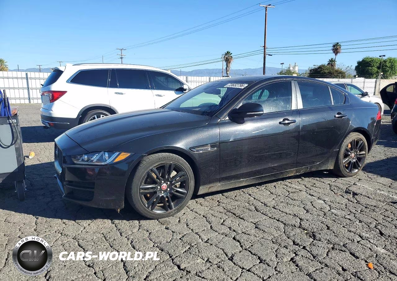 2017 Jaguar Xe Prestige VIN:SAJAE4BG9HA957614 - 1