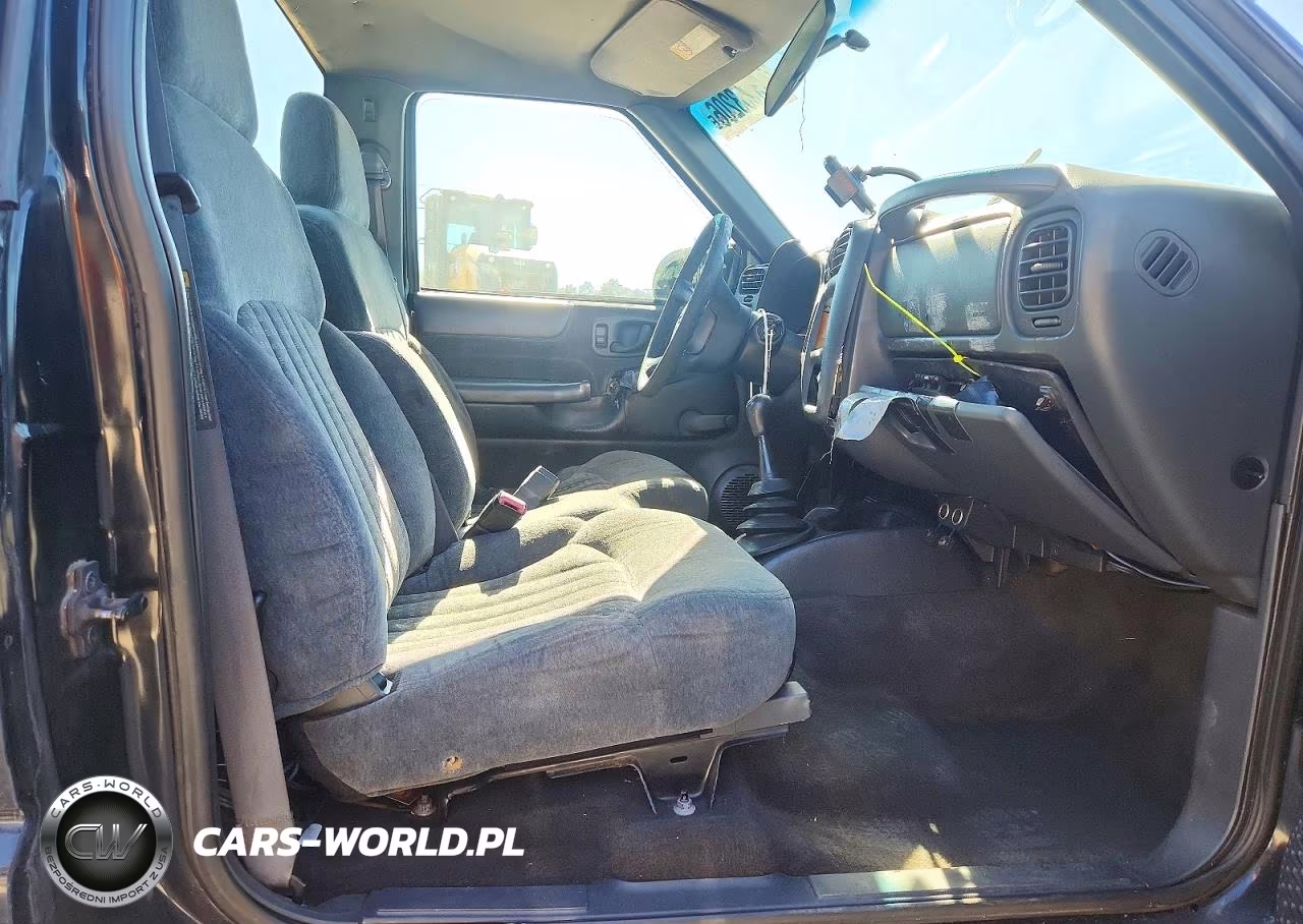 2000 Chevrolet S Truck S10 VIN:1GCCS1440Y8182306 - 10