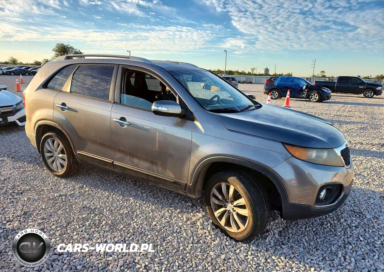 2011 Kia Sorento Ex VIN:5XYKU3A18BG102732 - 4