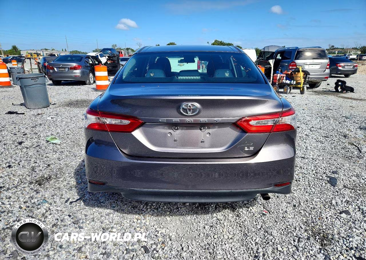 2018 Toyota Camry Le VIN:4T1B11HK6JU655562 - 6