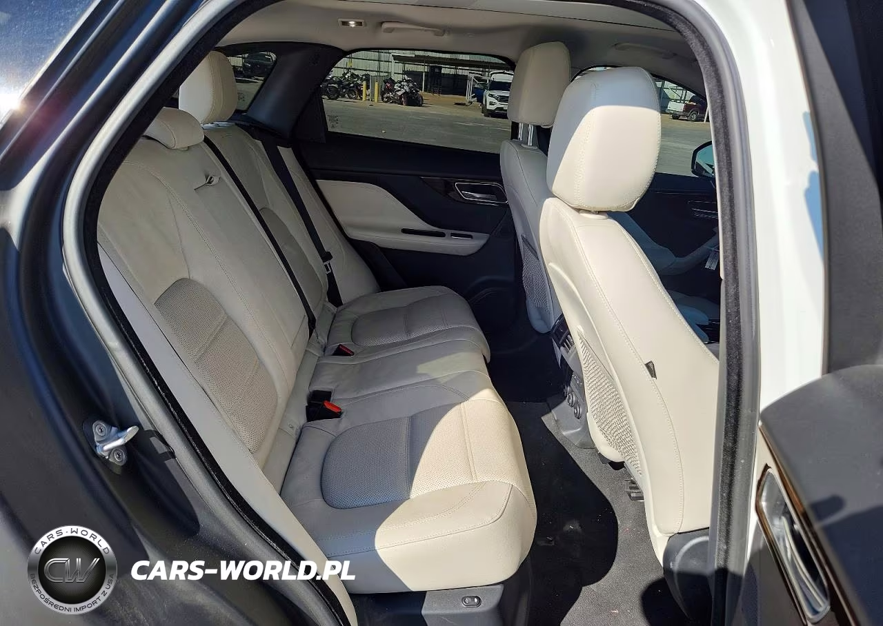 2017 Jaguar F-Pace Prestige VIN:SADCK2BV2HA060755 - 11
