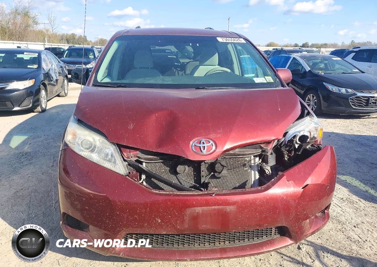 2013 Toyota Sienna Le VIN:5TDJK3DC5DS070813 - 5