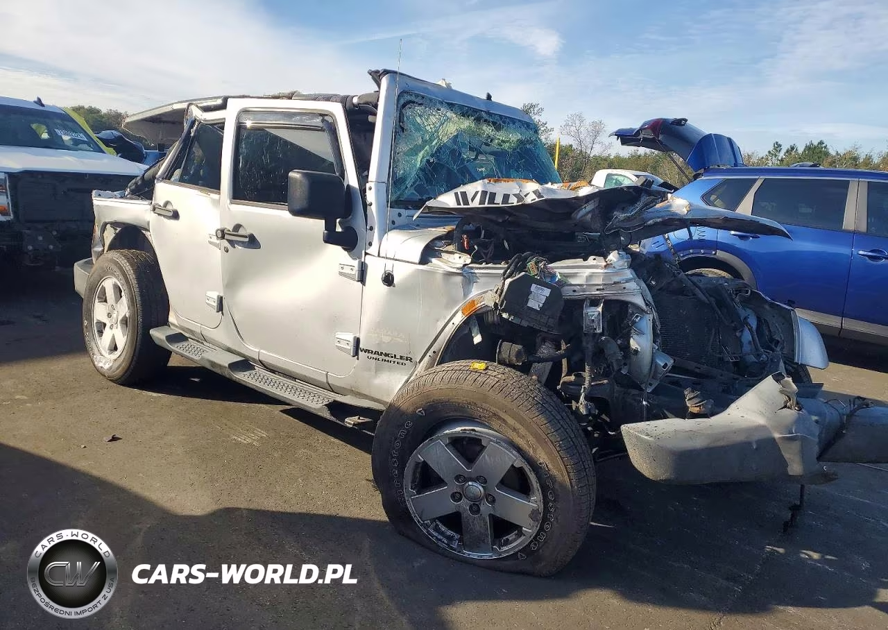 2010 Jeep Wrangler Unlimited Sahara VIN:1J4BB5H18AL151921 - 4