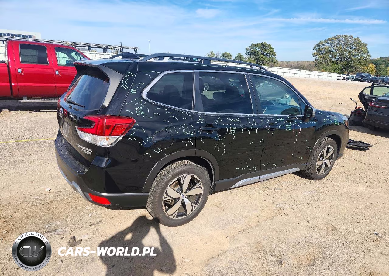 2021 Subaru Forester Touring VIN:JF2SKAXC1MH593191 - 3