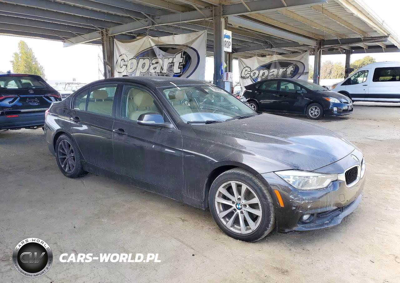 2018 BMW 320 I VIN:WBA8E1G55JNU92456 - 4