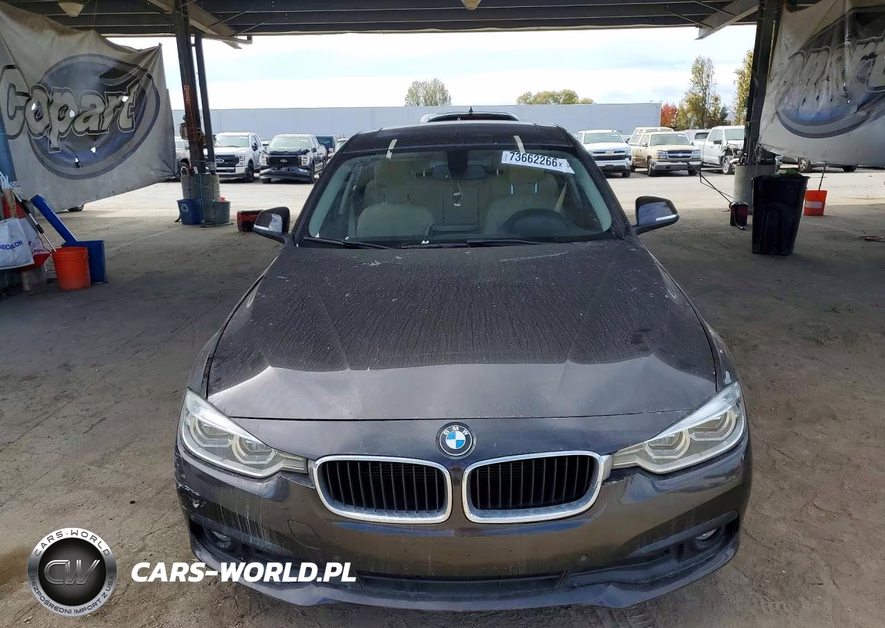 2018 BMW 320 I VIN:WBA8E1G55JNU92456 - 5