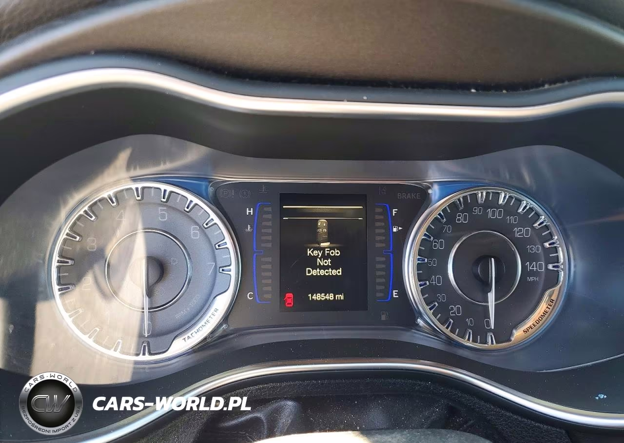2016 Chrysler 200 Limited VIN:1C3CCCABXGN127684 - 9