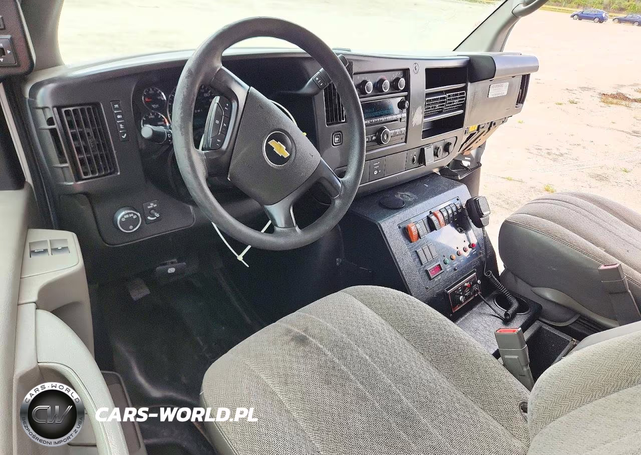 2015 Chevrolet Express G3500 VIN:1GB3G2CL5F1138117 - 8