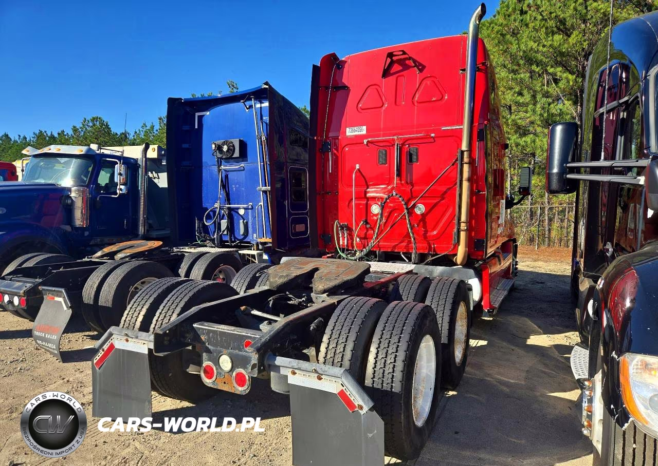 2011 Freightliner Cascadia Semi Truck VIN:1FUJGLDR6BSAT0147 - 3