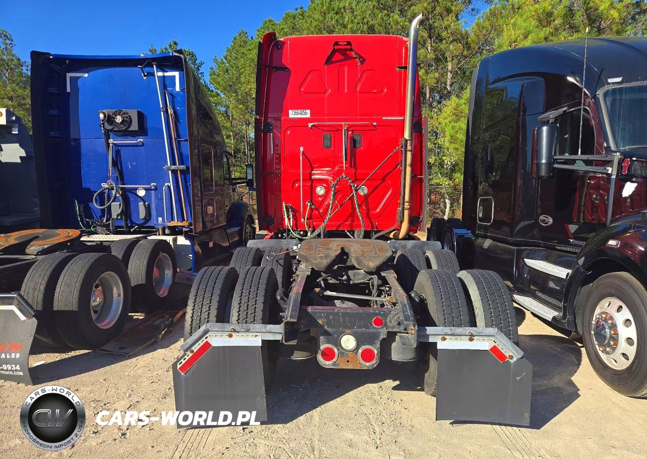 2011 Freightliner Cascadia Semi Truck VIN:1FUJGLDR6BSAT0147 - 6