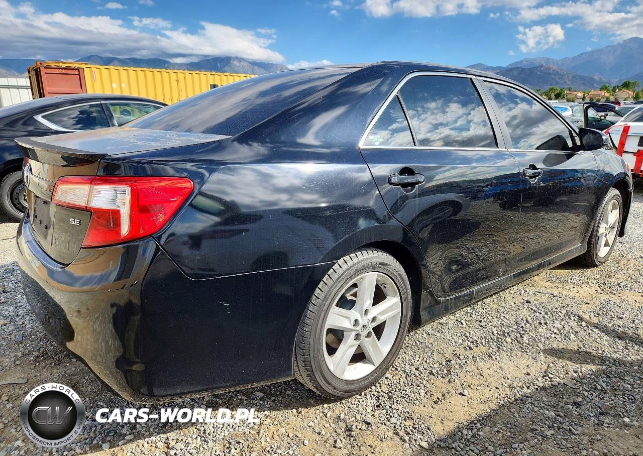 2014 Toyota Camry Se VIN:4T1BF1FKXEU442611 - 3