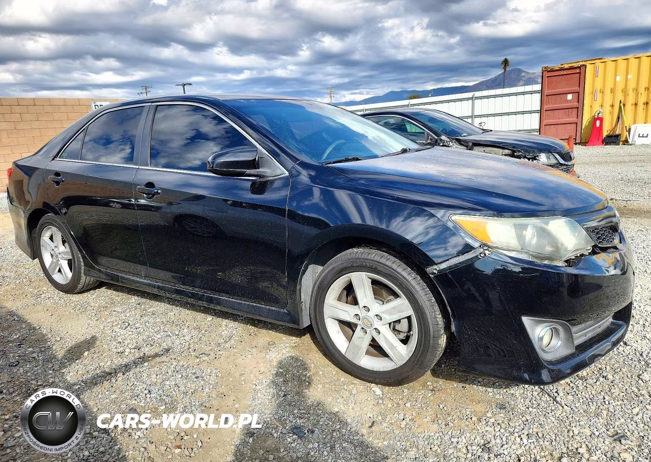 2014 Toyota Camry Se VIN:4T1BF1FKXEU442611 - 4