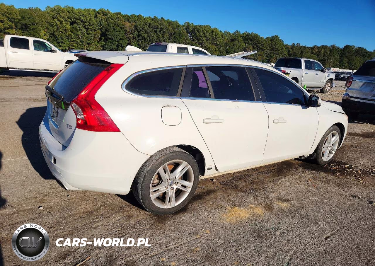 2015 Volvo V60 Platinum VIN:YV140MED1F1213749 - 3