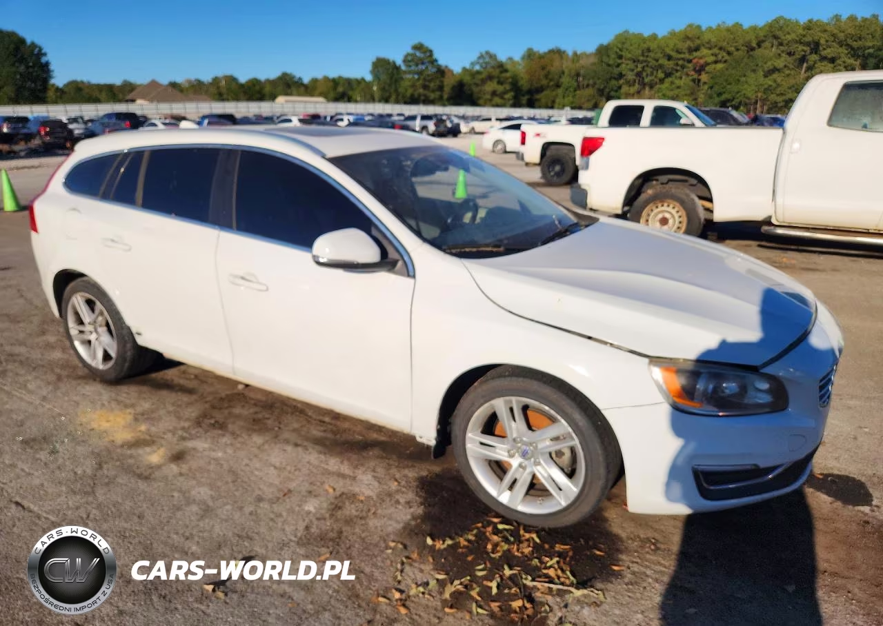 2015 Volvo V60 Platinum VIN:YV140MED1F1213749 - 4