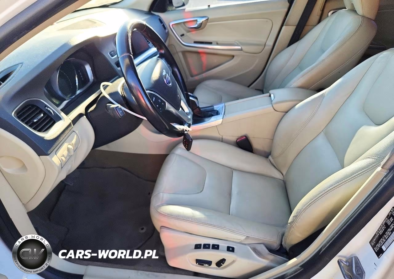 2015 Volvo V60 Platinum VIN:YV140MED1F1213749 - 7
