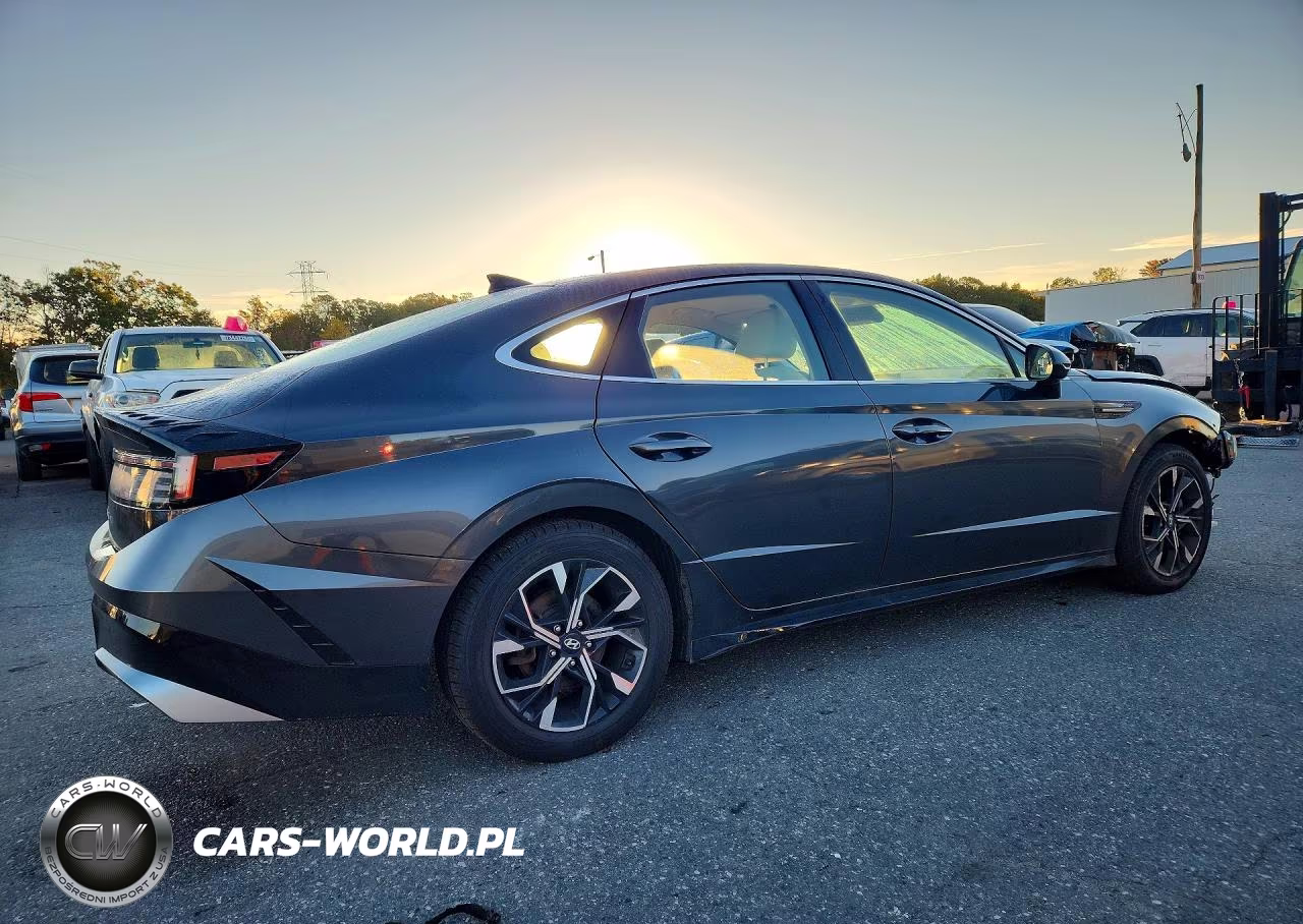 2025 Hyundai Sonata Sel VIN:KMHL64JA1SA437413 - 3