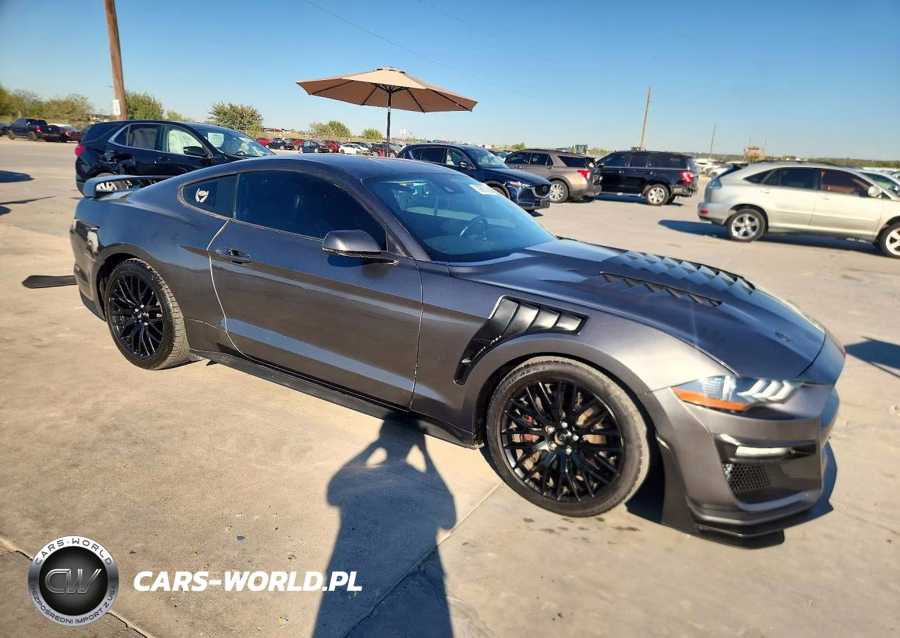 2020 Ford Mustang Gt Premium Fastback VIN:1FA6P8CF5L5142667 - 4