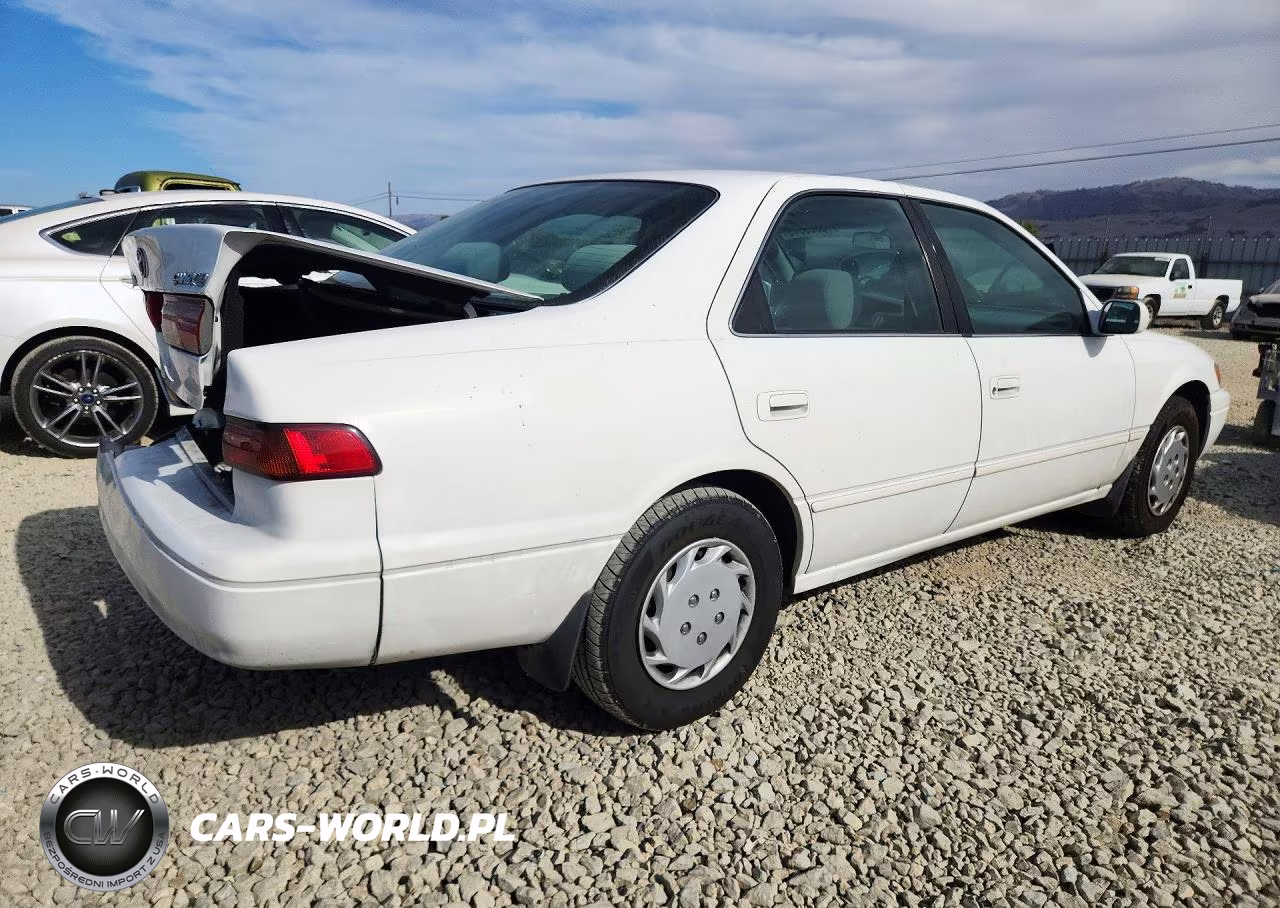 1999 Toyota Camry Le VIN:JT2BG22K0X0365313 - 3