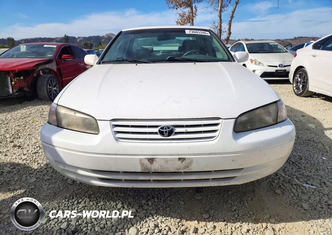 1999 Toyota Camry Le VIN:JT2BG22K0X0365313 - 5