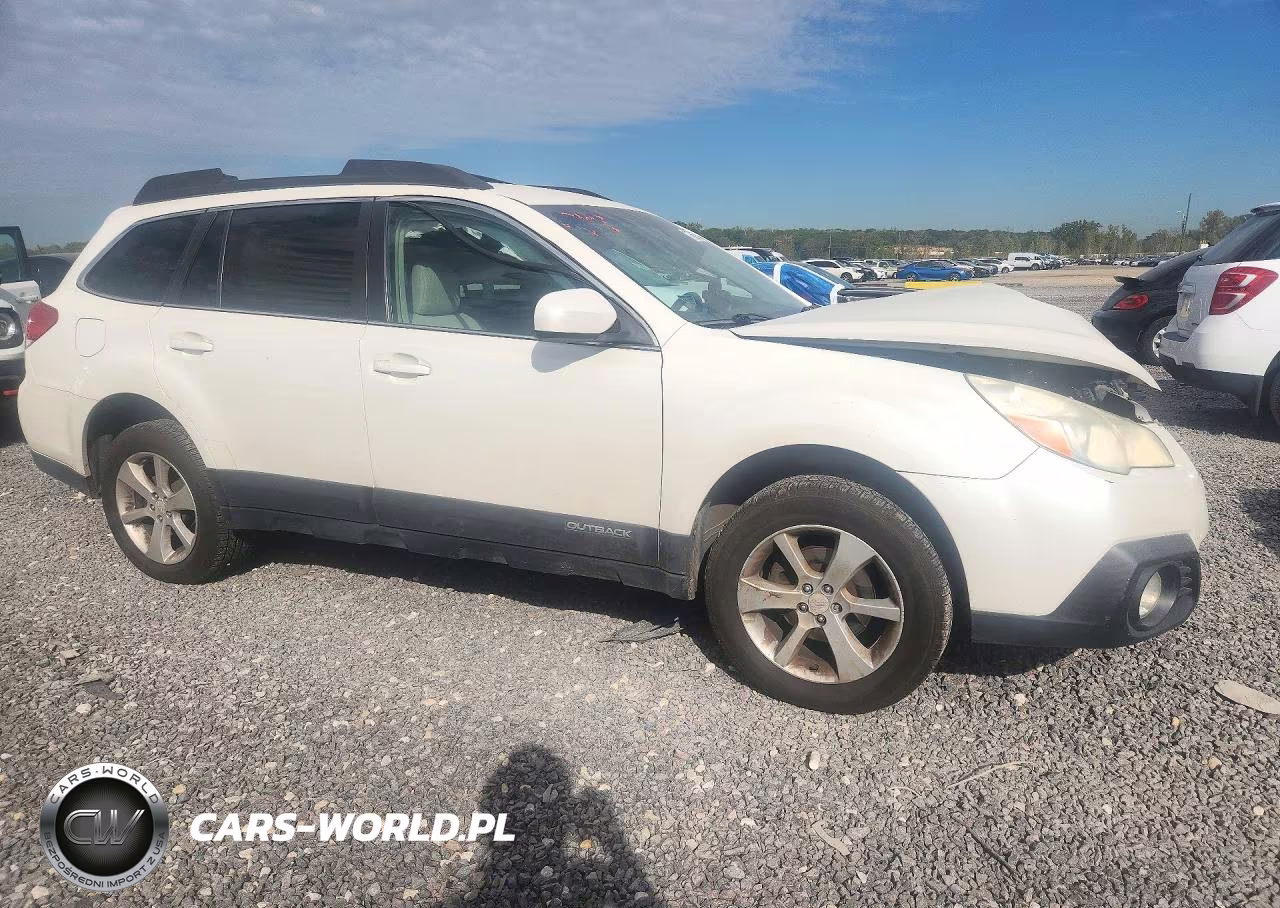 2013 Subaru Outback 2.5I Premium VIN:4S4BRBCC4D3288721 - 4