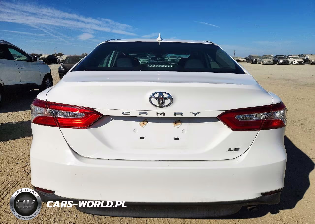 2019 Toyota Camry Le VIN:4T1B11HK7KU737964 - 6