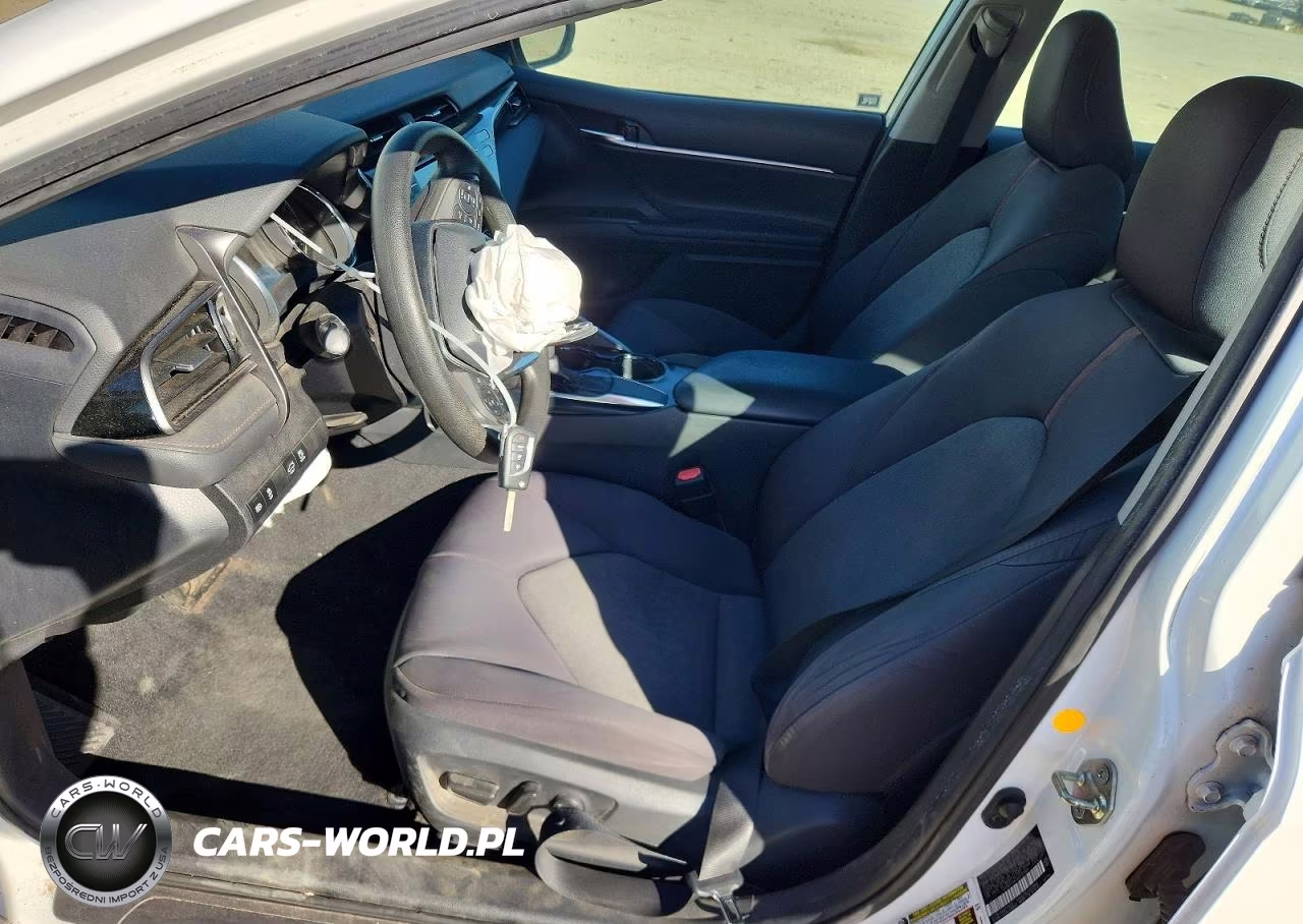 2019 Toyota Camry Le VIN:4T1B11HK7KU737964 - 7