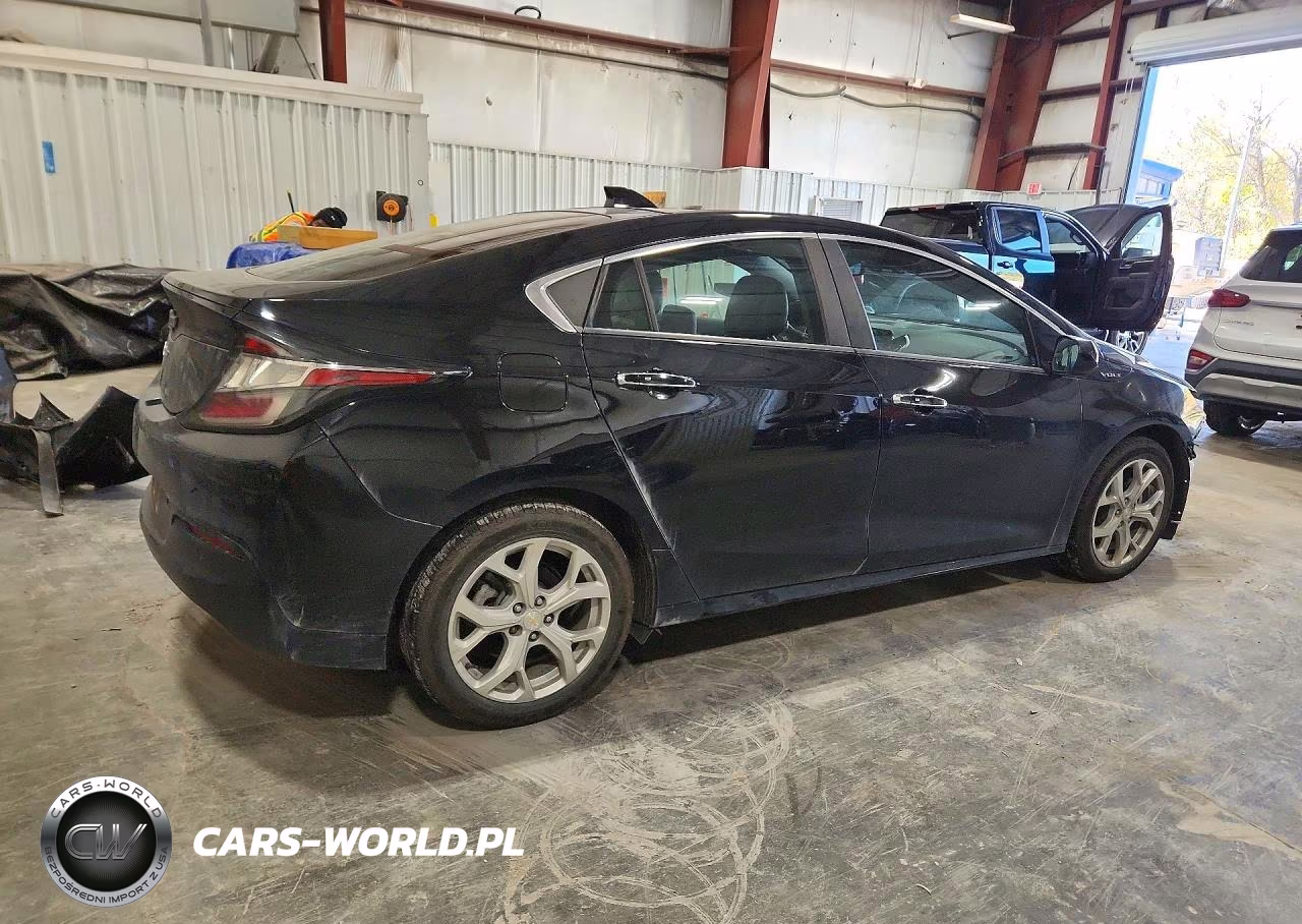 2018 Chevrolet Volt Premier VIN:1G1RB6S56JU124659 - 3