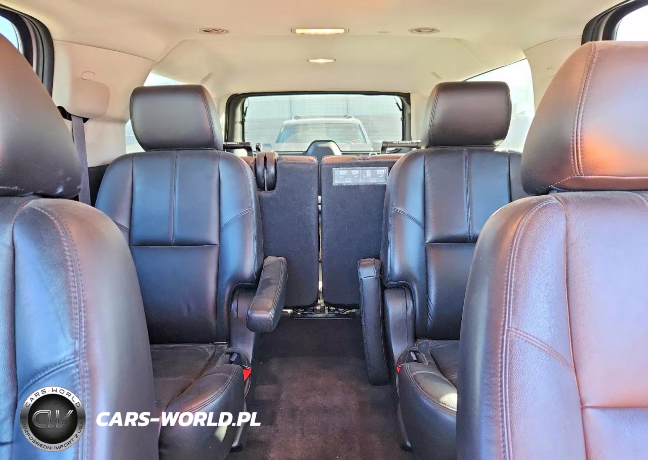 2011 Chevrolet Suburban K1500 Lt VIN:1GNSKJE31BR125493 - 10