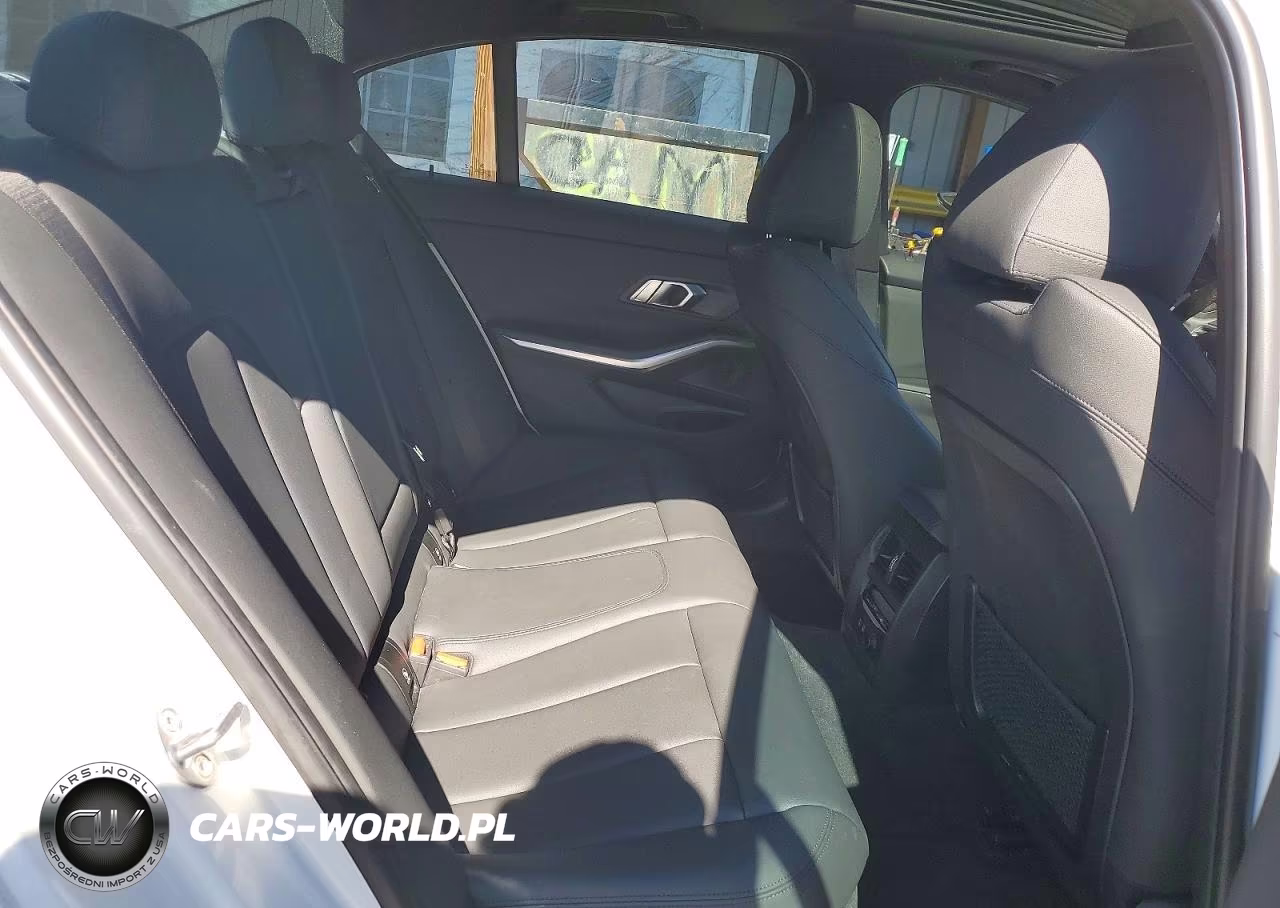 2019 BMW 330Xi VIN:WBA5R7C50KAJ81476 - 10