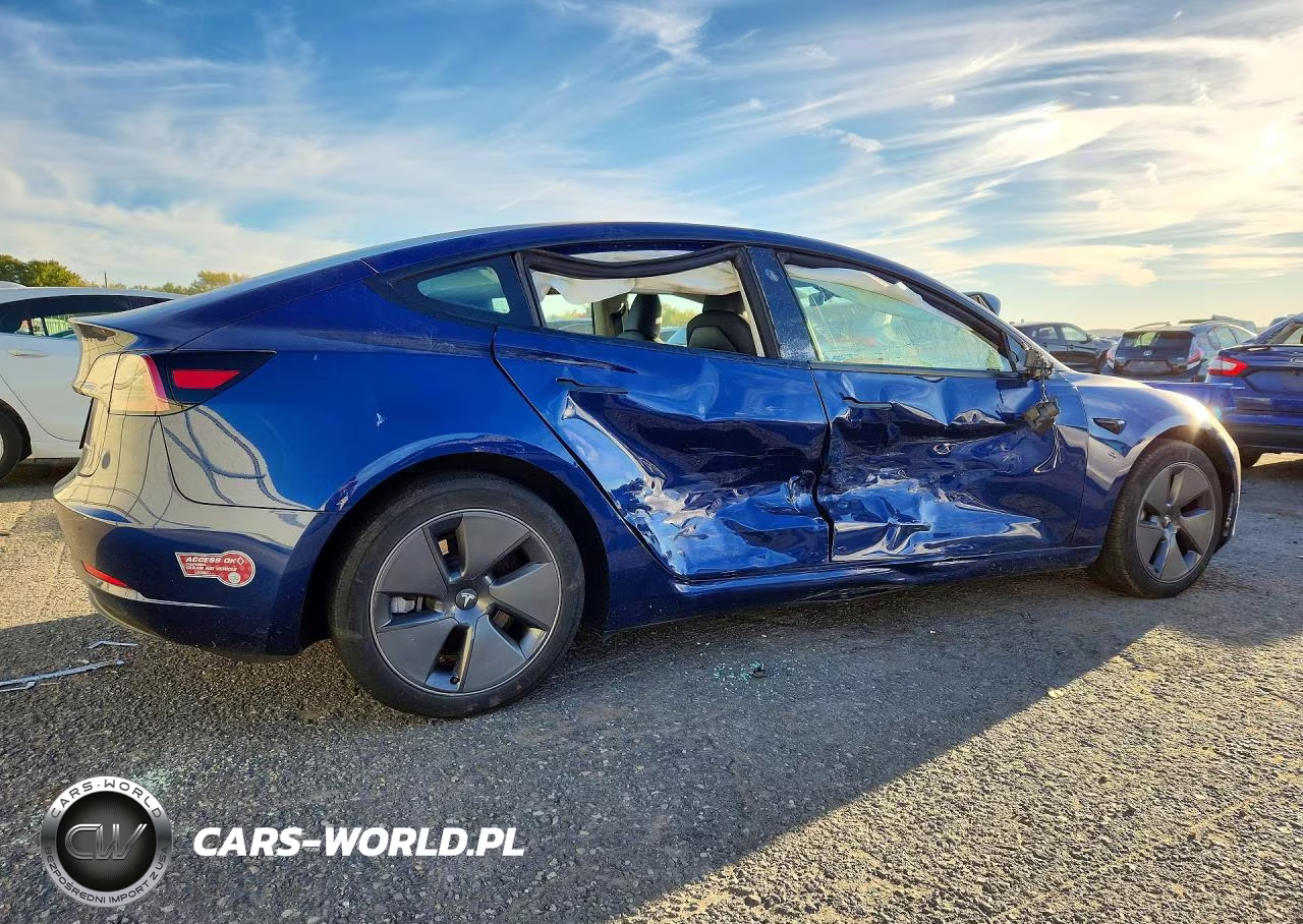 2023 Tesla Model 3 VIN:5YJ3E1EB9PF698814 - 3